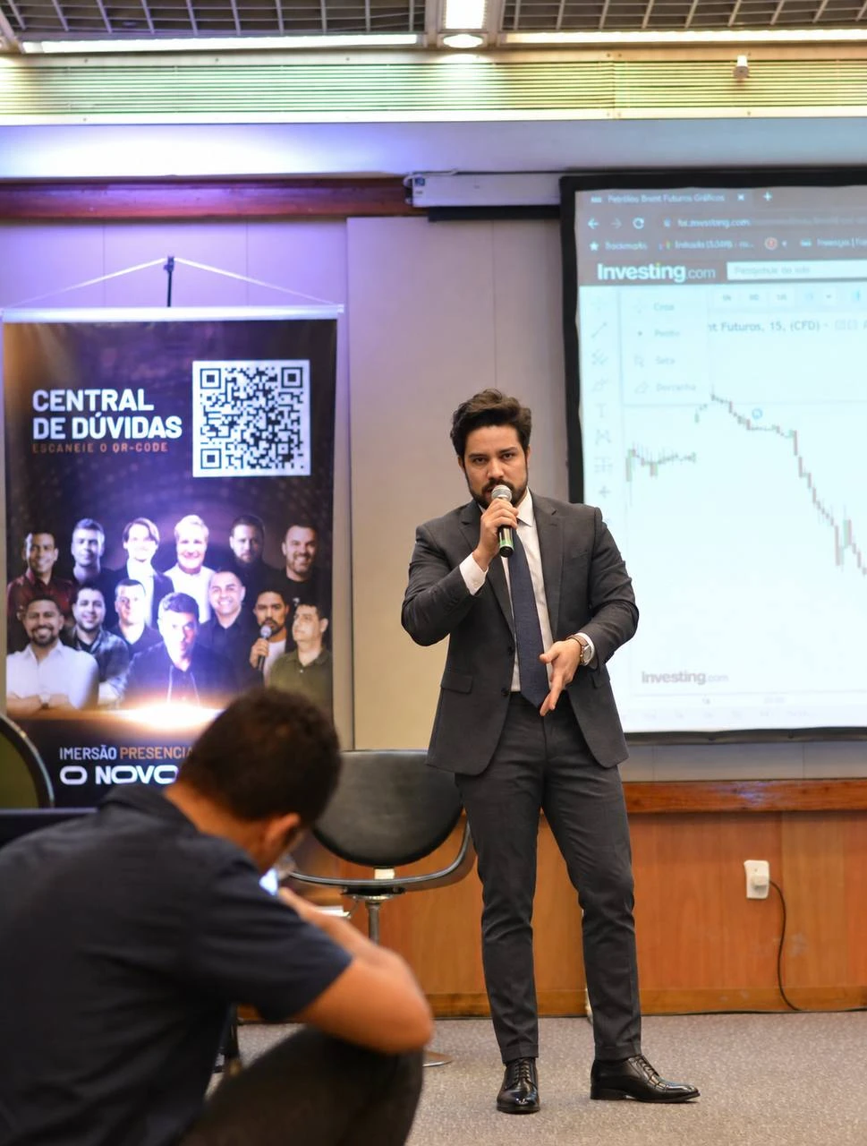 Vagner Mayer em palestra sobre petróleo